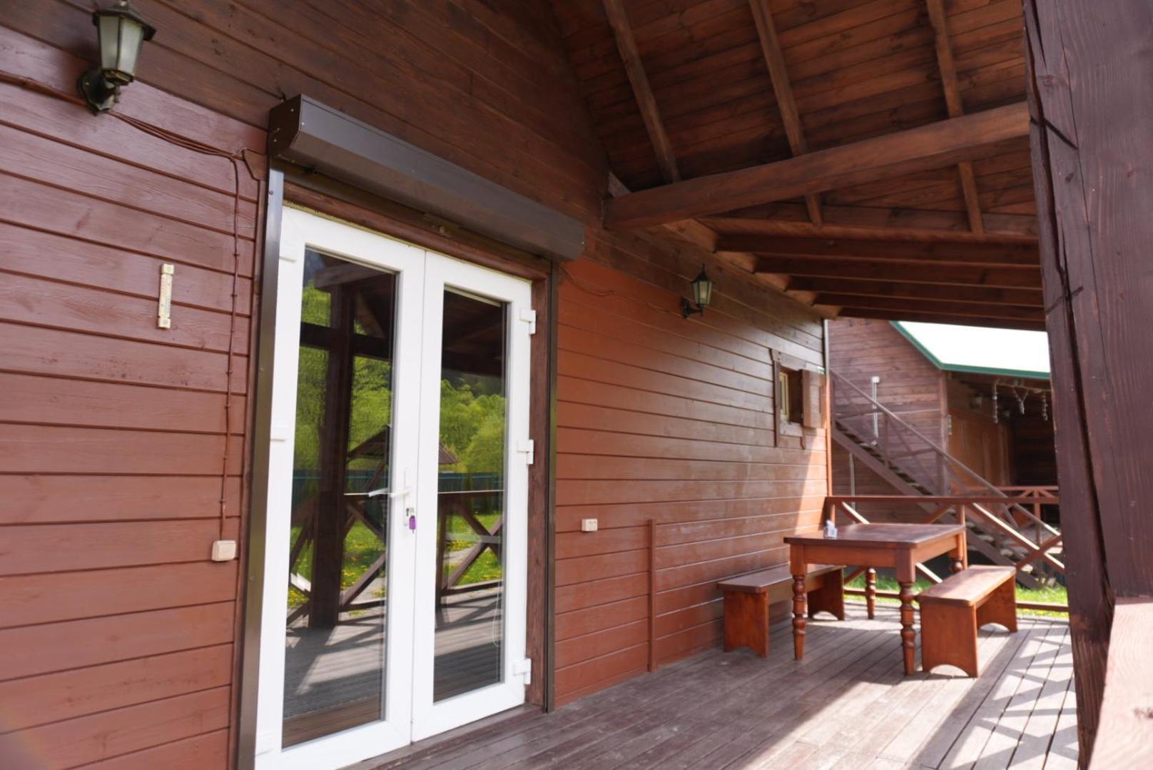 Veranda Mykulychyn Exterior photo